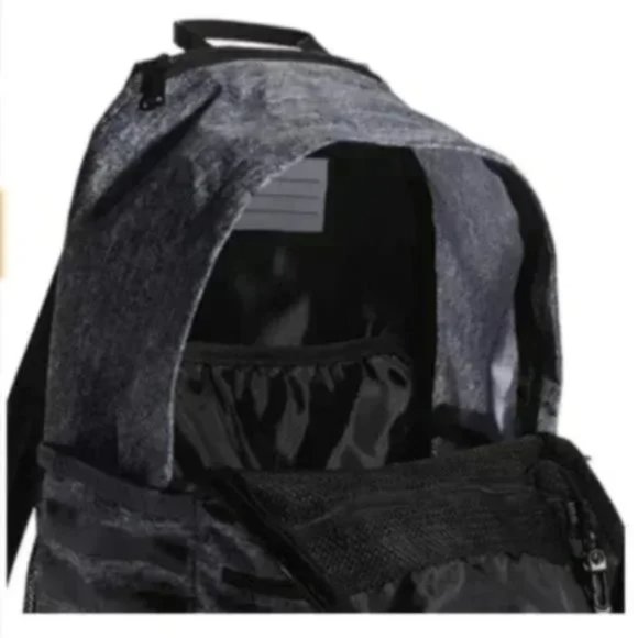 adidas classic 3s iii backpack black Striker 3 Its made from a tough polyester plain weave that will help to keep it looking like new adidas 3 Stripes Backpack 'Black